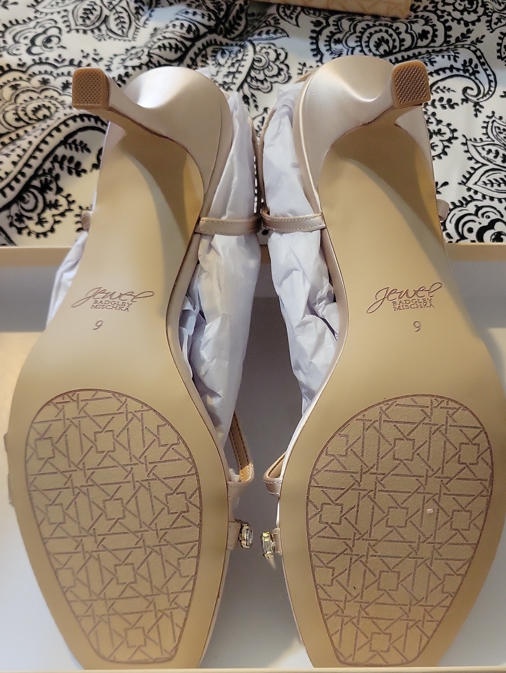 Jewel Badgley Mischka Beige Satin Formal Dress Sandals With Rhinestones Size 9 - Picture 5 of 5